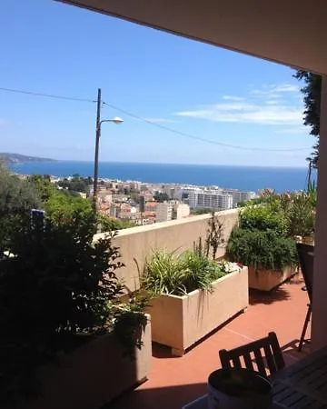 Bed & Breakfast Relaxing Place With Wonderful View...calme Avec Vue Magnifique Sur La Baie Des Anges, En Campagne A 12 Minutes De La Promenade Des *