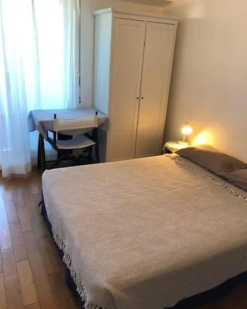 Bed & Breakfast Relaxing Place With Wonderful View...calme Avec Vue Magnifique Sur La Baie Des Anges, En Campagne A 12 Minutes De La Promenade Des